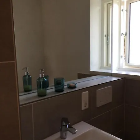 Nije Haven Bed & Breakfast 3*