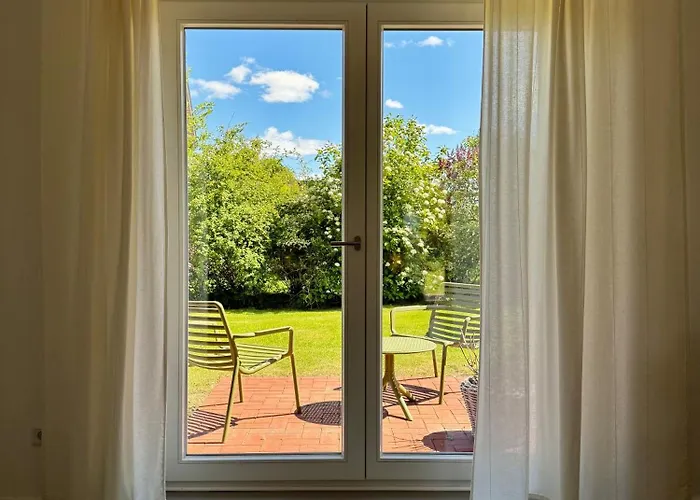 Nije Haven Bed & Breakfast 3*